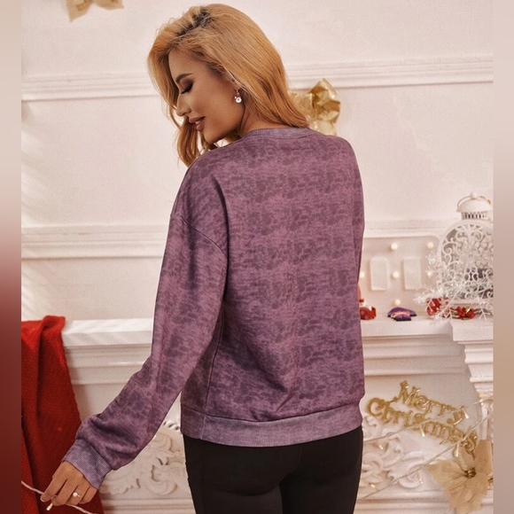 NEW Merry Christmas PURPLE Stars  Snowflakes and Reindeers Sweatshirt Holiday M - Picture 2 of 6